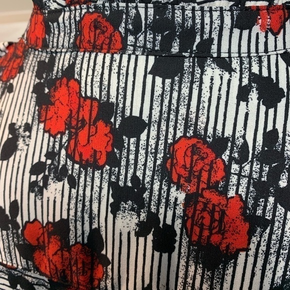 Stork & Babe XS Sleeveless Tunic Black Red Roses White Flowy Midi Dress - Picture 12 of 12